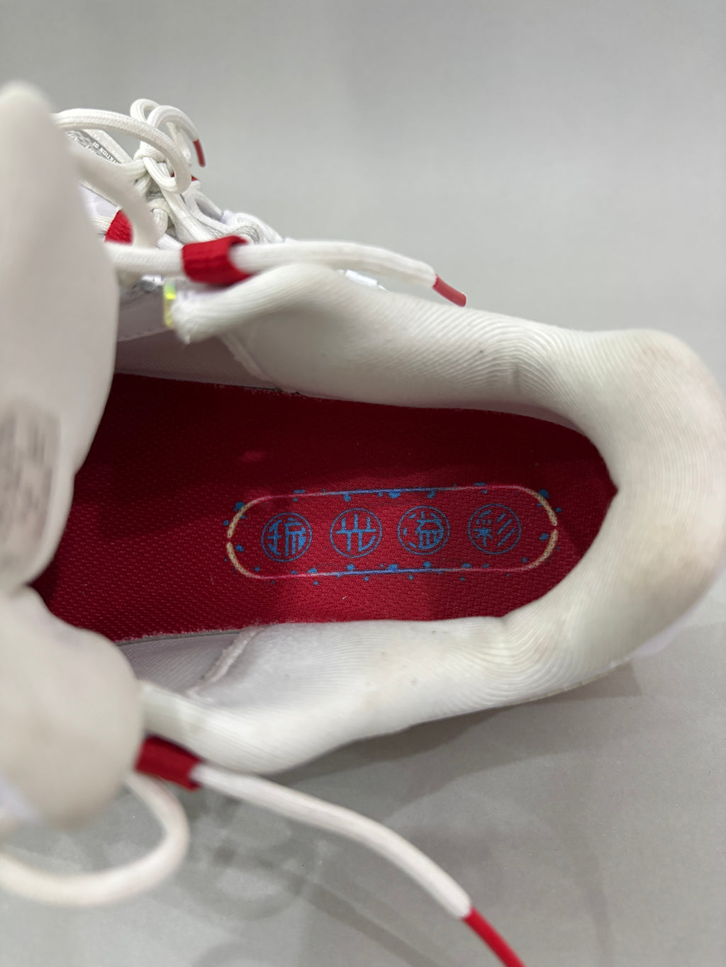 EUR 39 White Sneaker Shoes