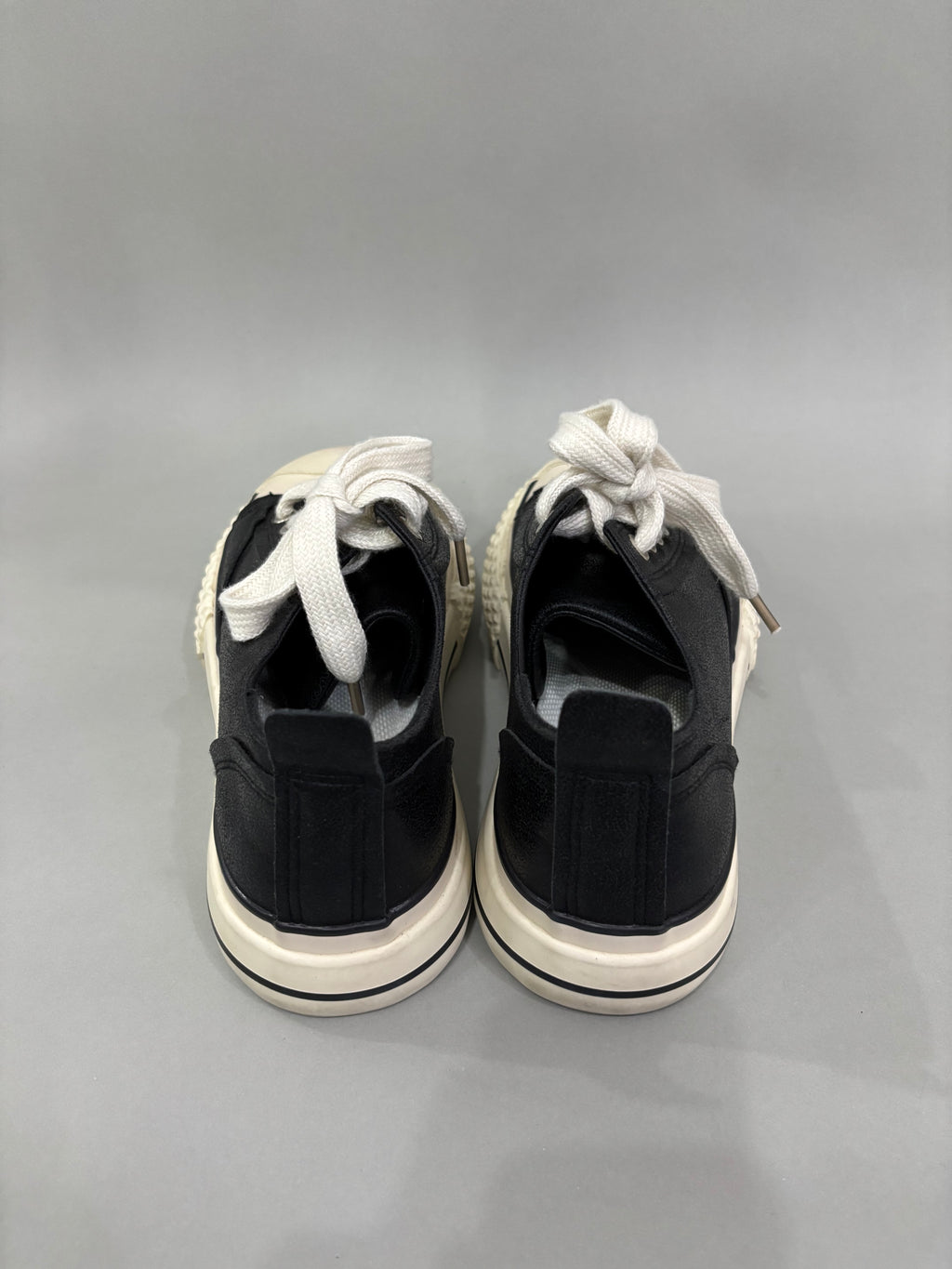 EUR 41 Black & White Sneaker Shoes