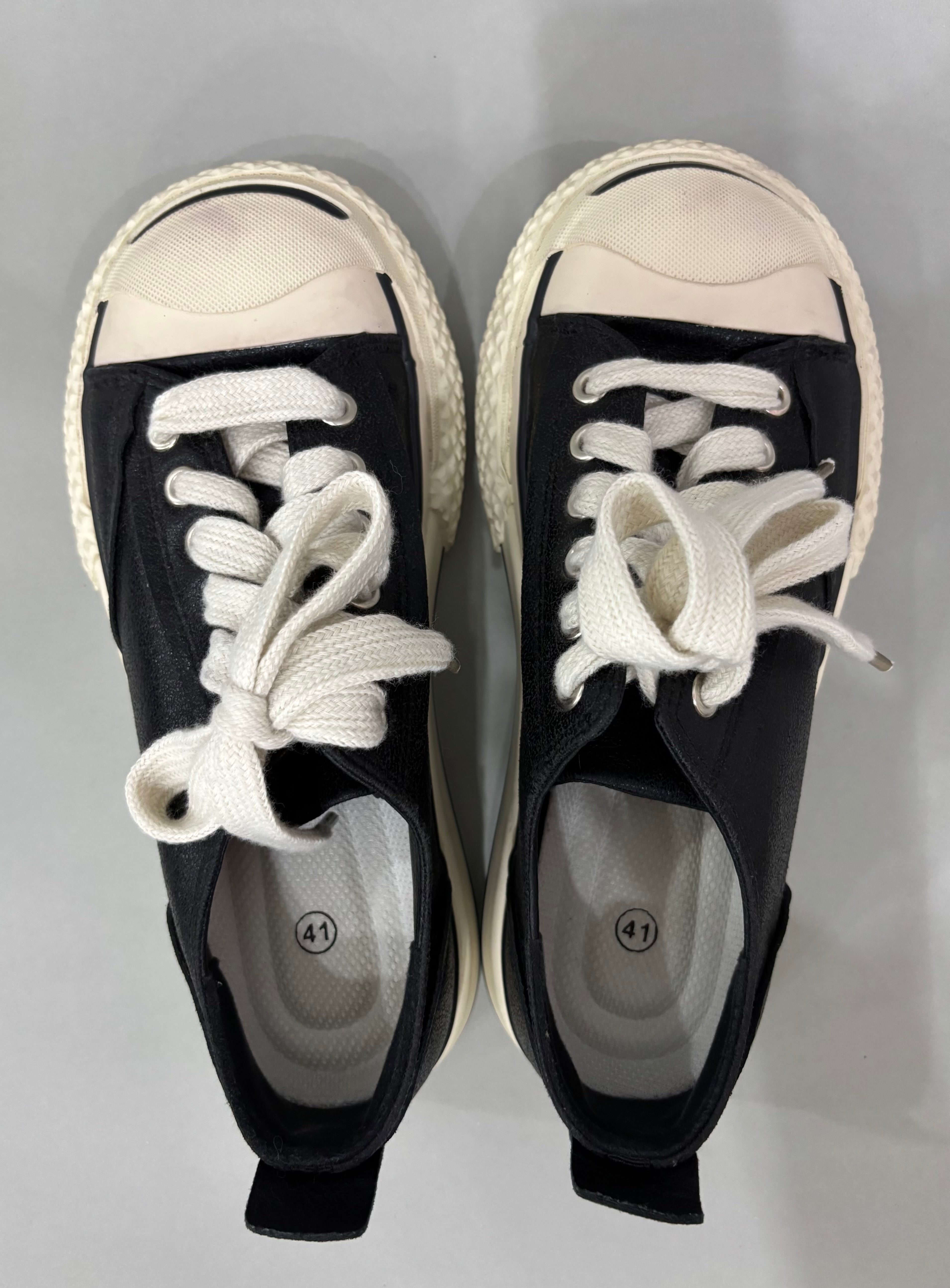 EUR 41 Black & White Sneaker Shoes
