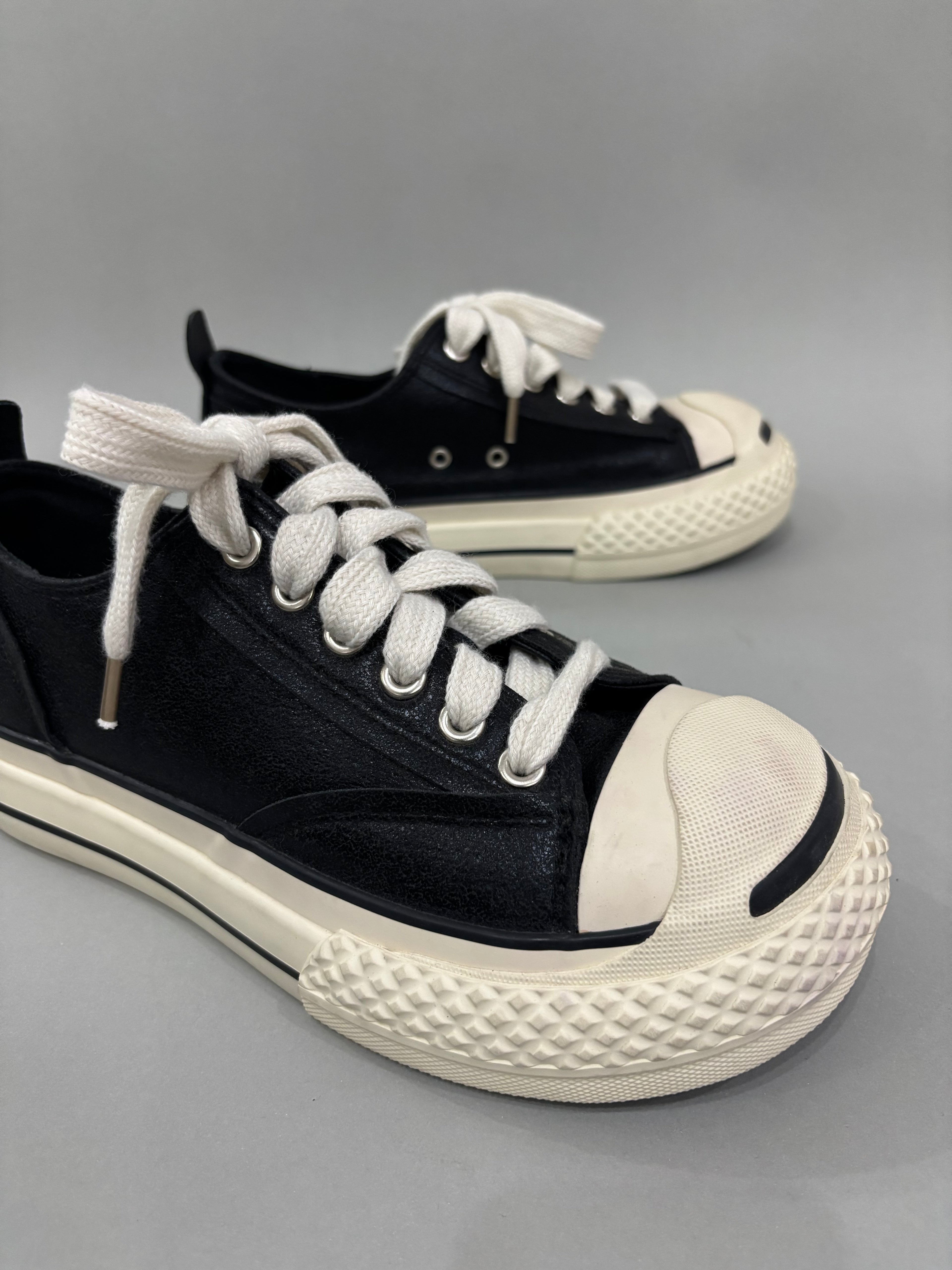 EUR 41 Black & White Sneaker Shoes