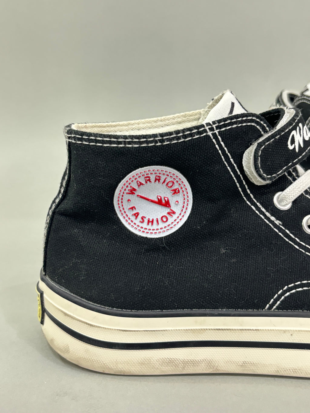 EUR 37 Black & White Hip-Top Canvas Sneaker Shoes