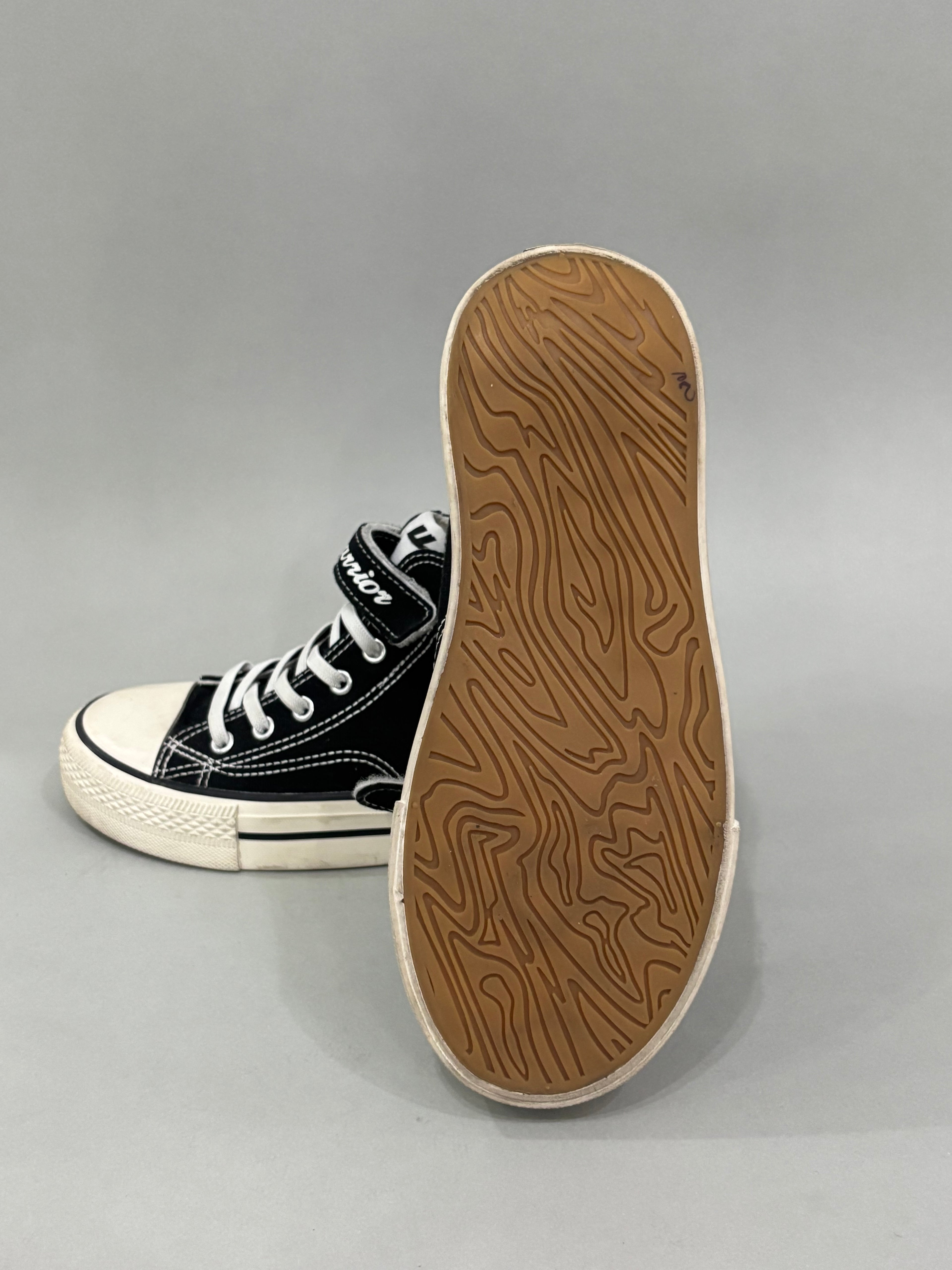 EUR 37 Black & White Hip-Top Canvas Sneaker Shoes