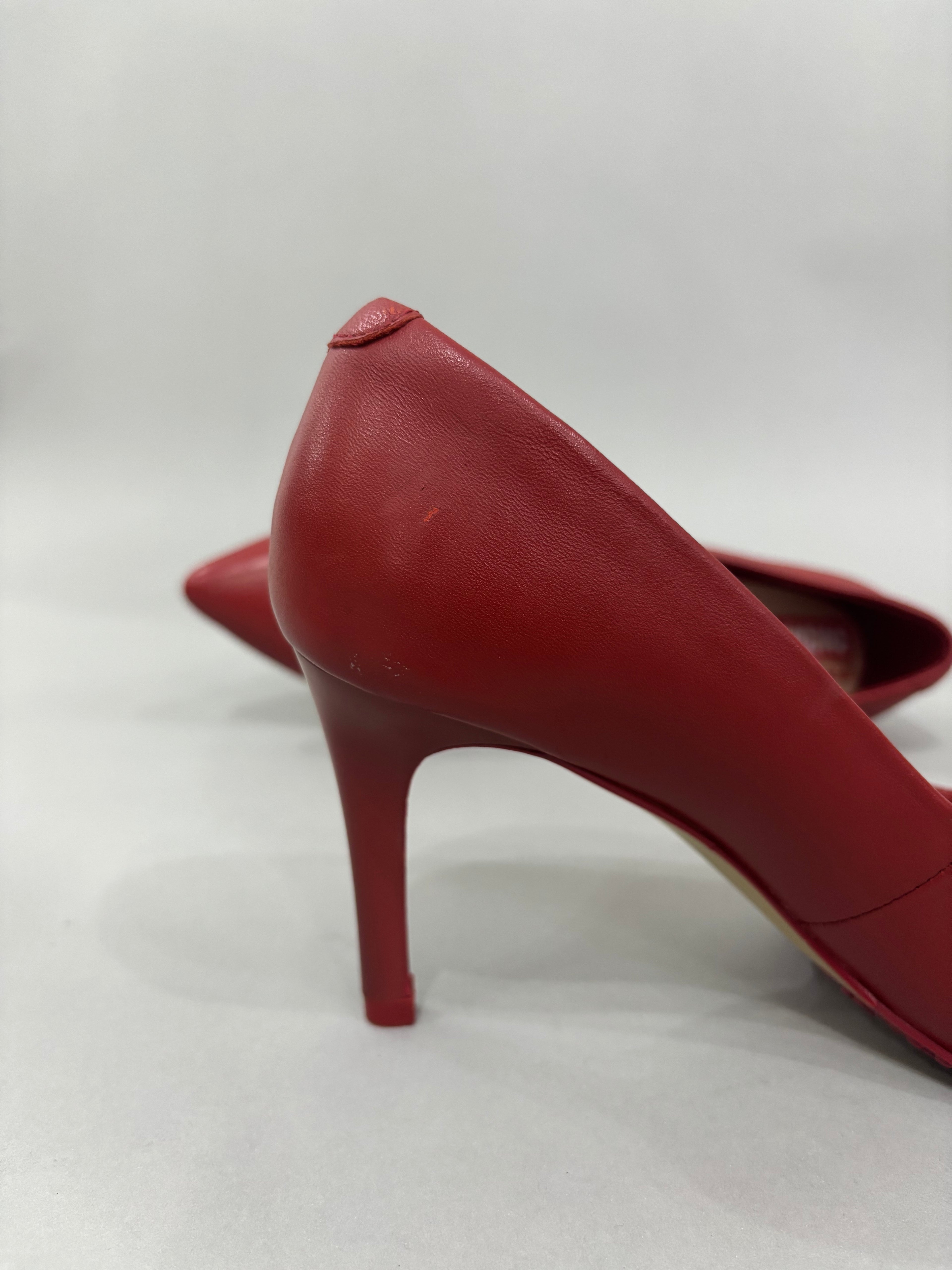 EUR 38 Solid Red Pointed-Toe Pumps Stiletto Heels