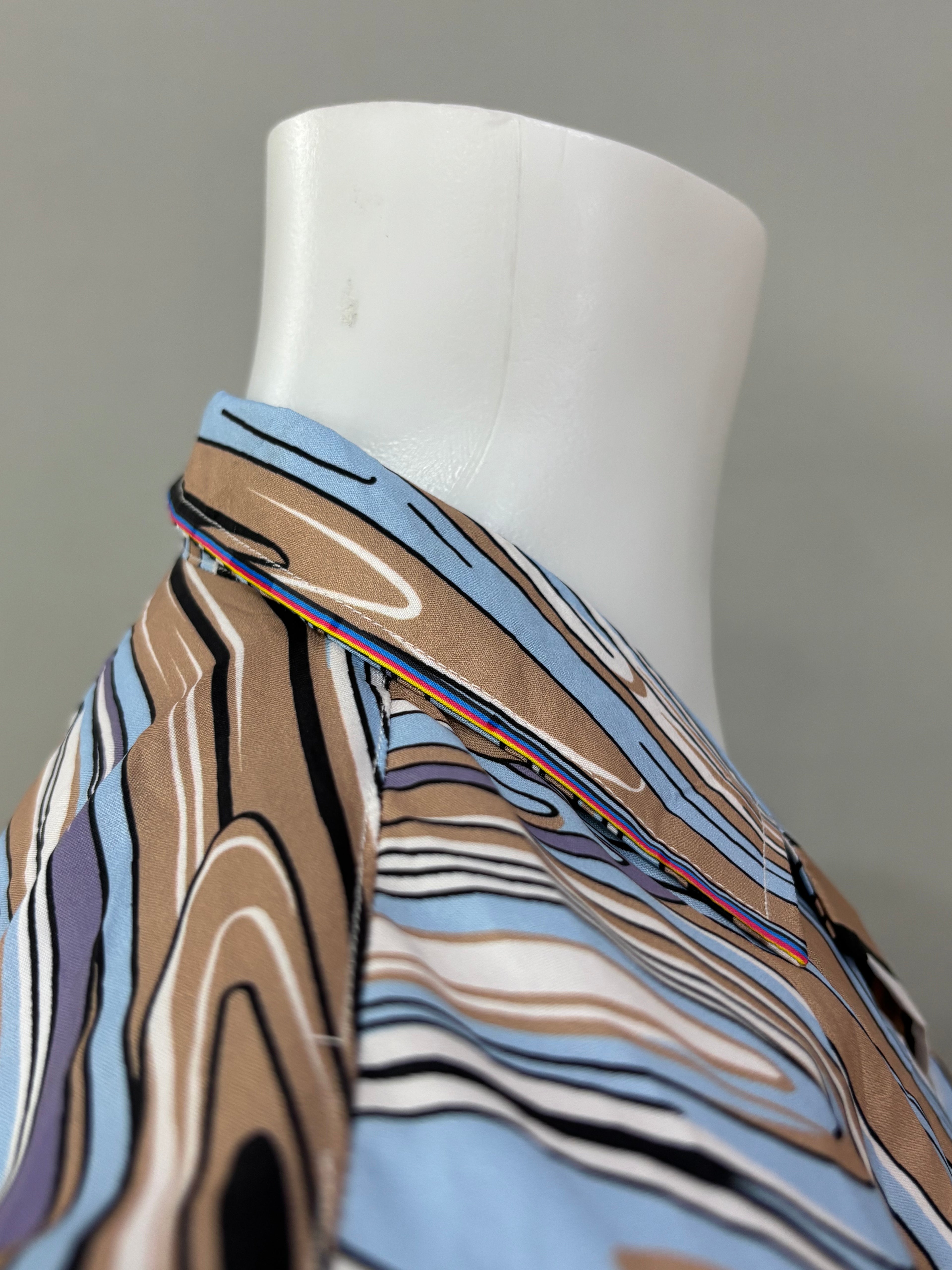 Large Swirl Print/Striking Mix Color Short Sleeve Bottom-Up