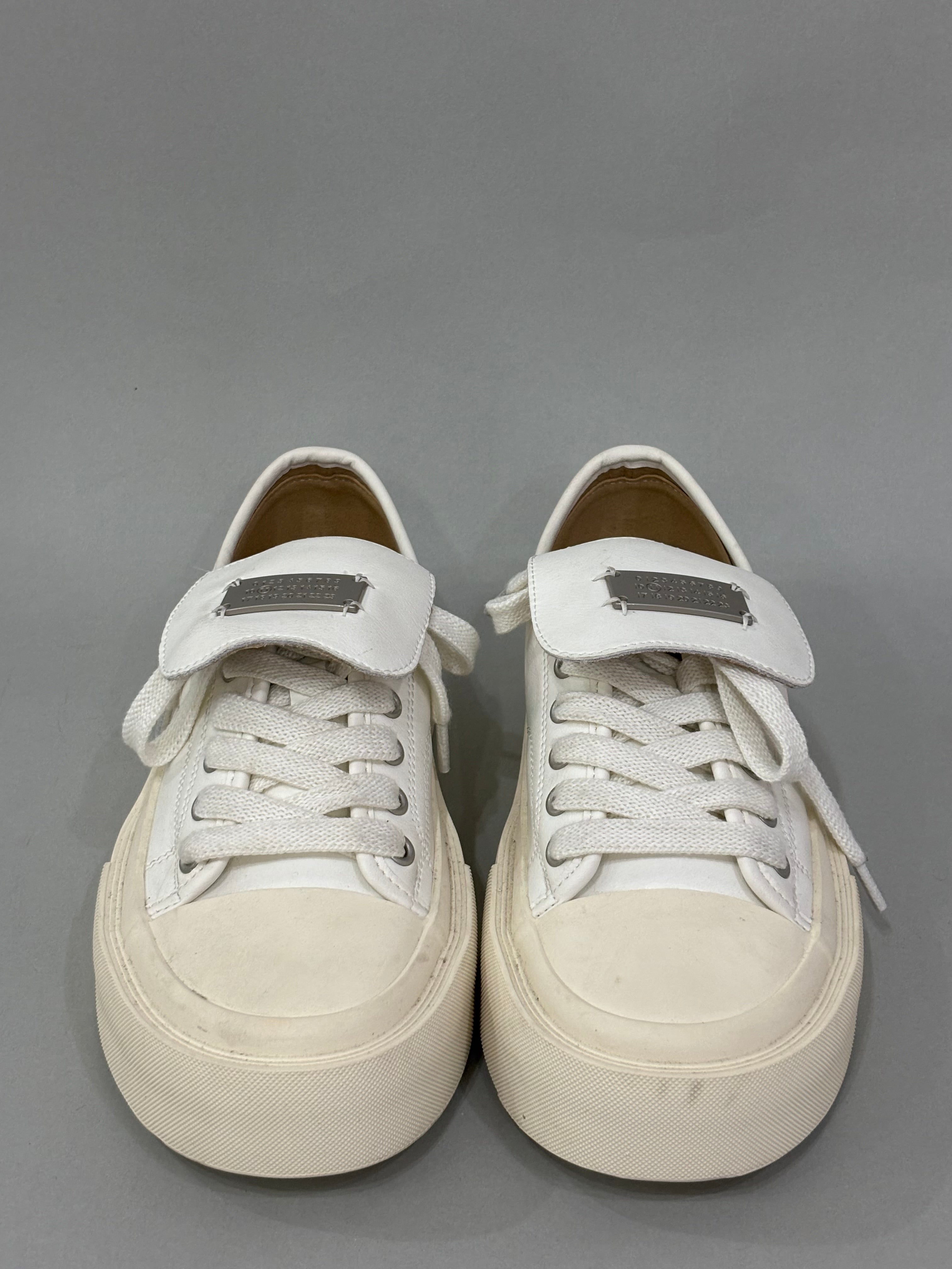 EUR 37 White Low-Top Platform Sneakers