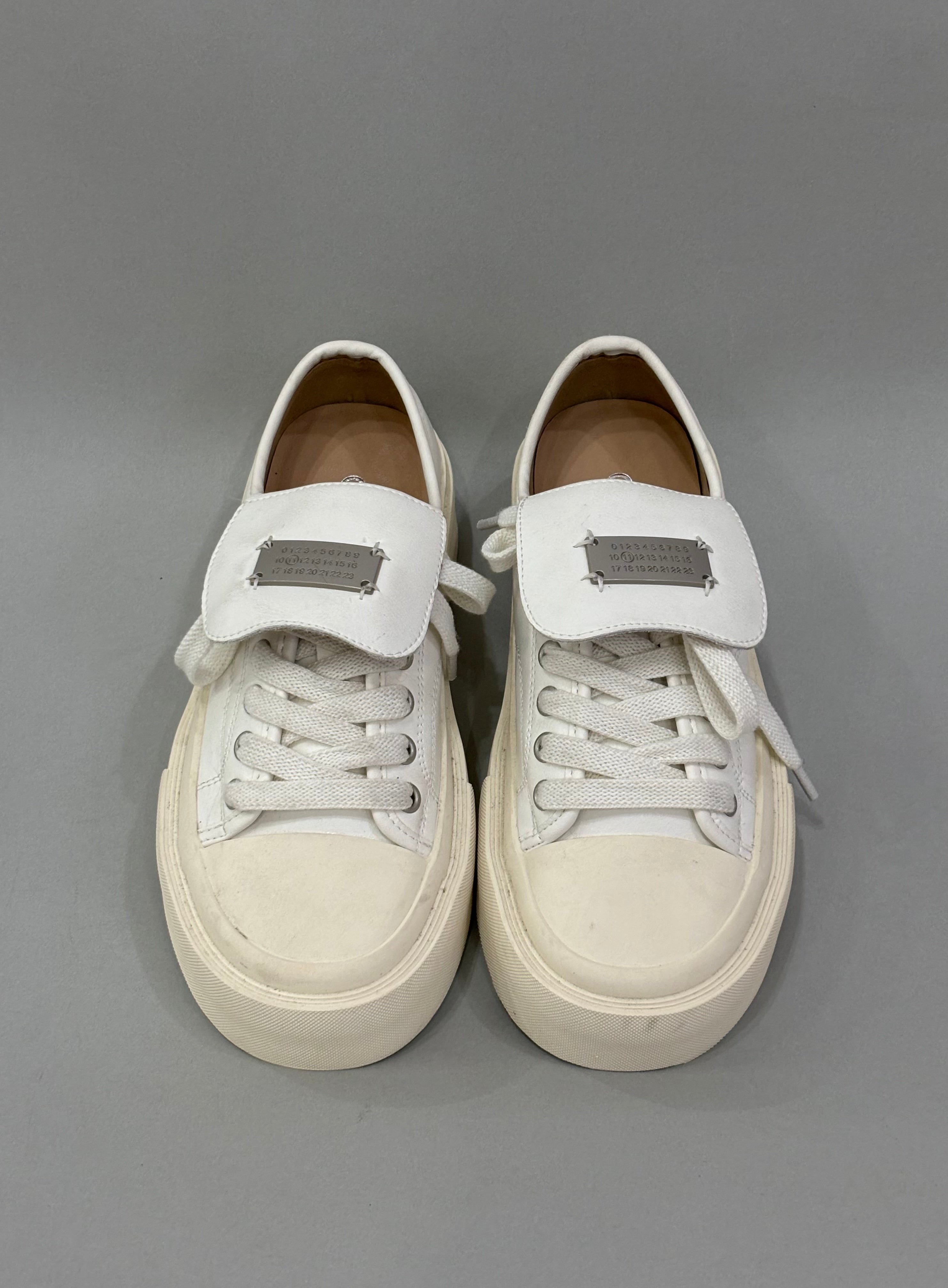 EUR 37 White Low-Top Platform Sneakers
