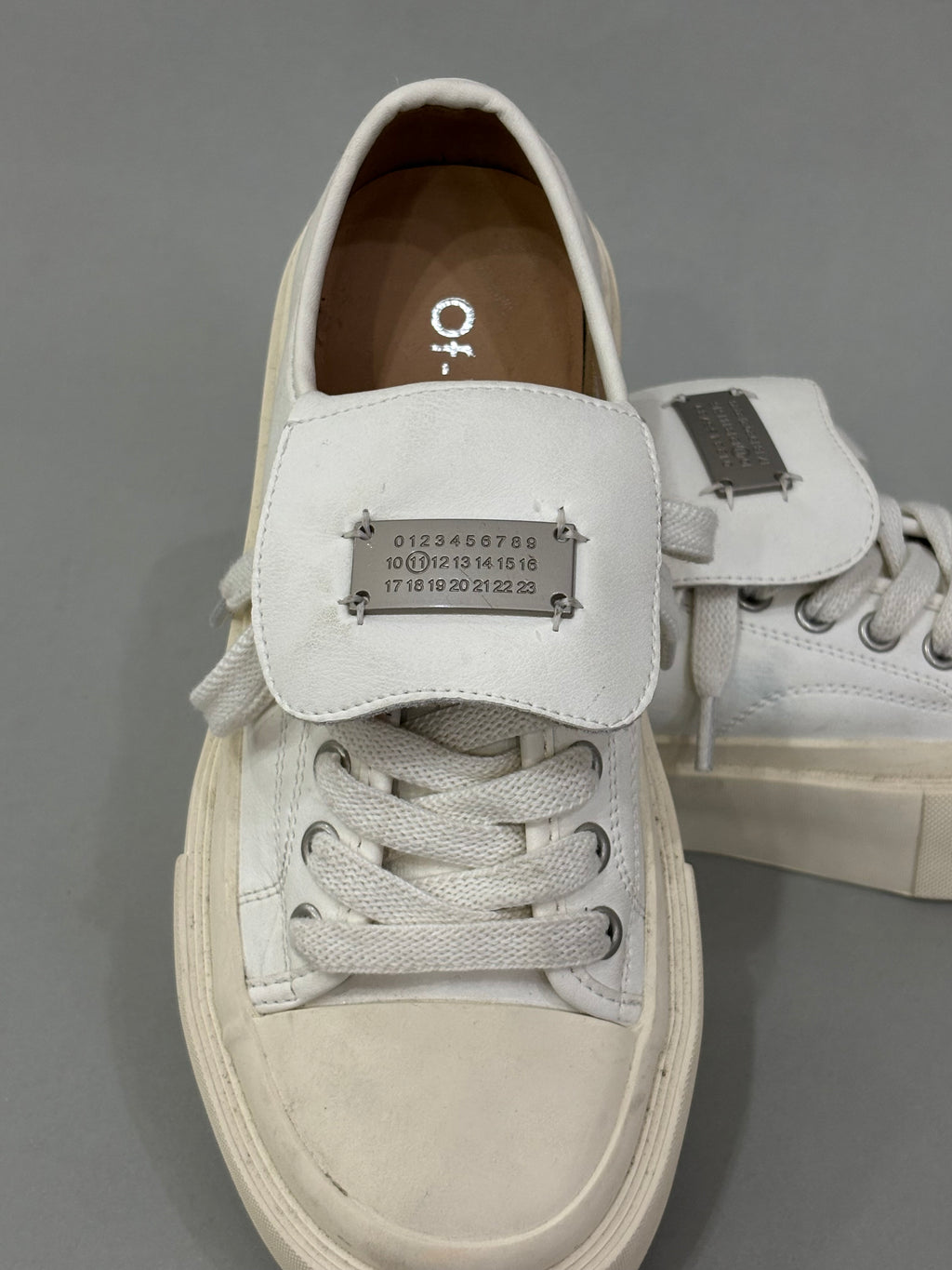 EUR 37 White Low-Top Platform Sneakers