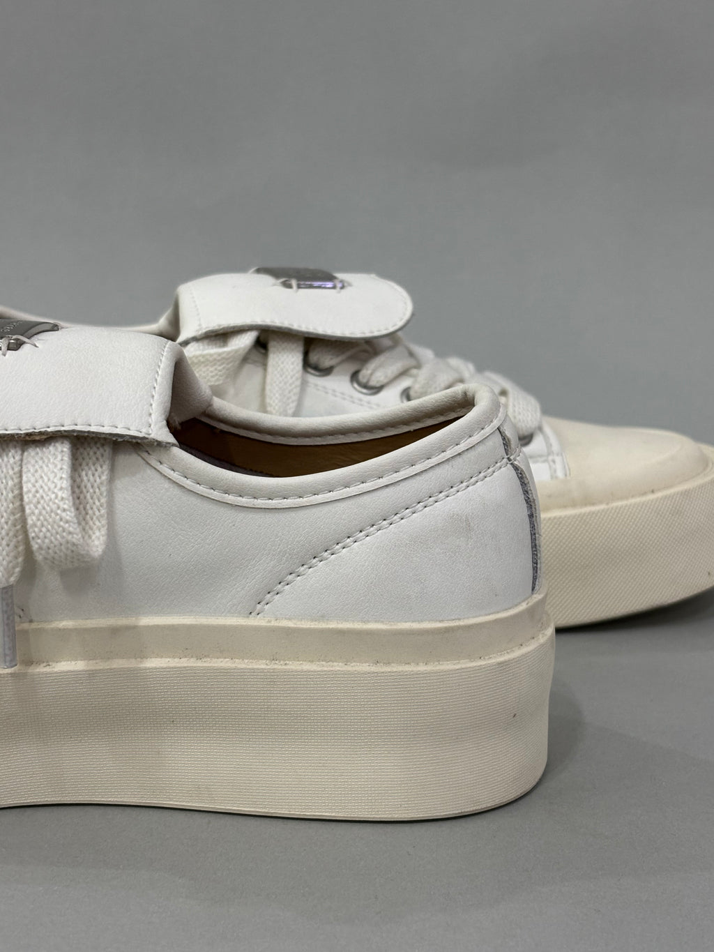 EUR 37 White Low-Top Platform Sneakers