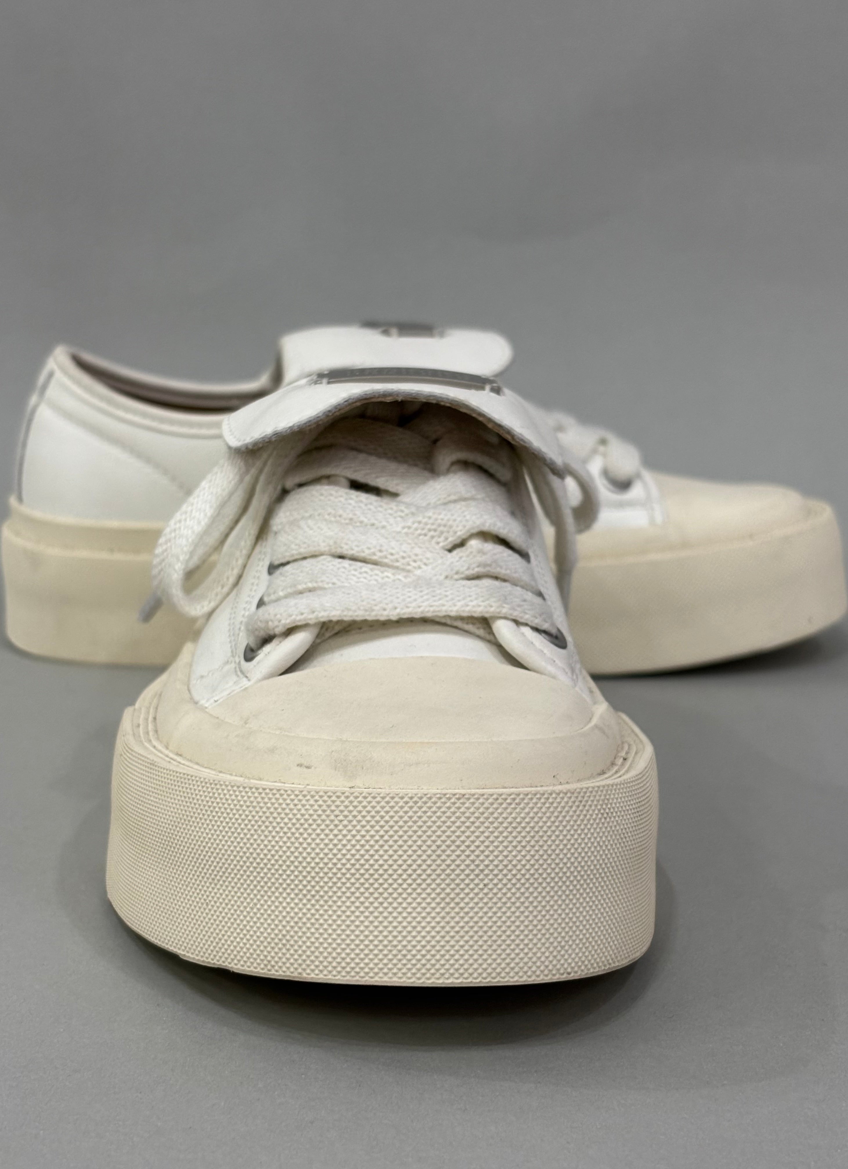 EUR 37 White Low-Top Platform Sneakers